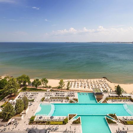 Secrets Sunny Beach Resort & Spa (Adults Only) Bagian luar foto The beach at the hotel