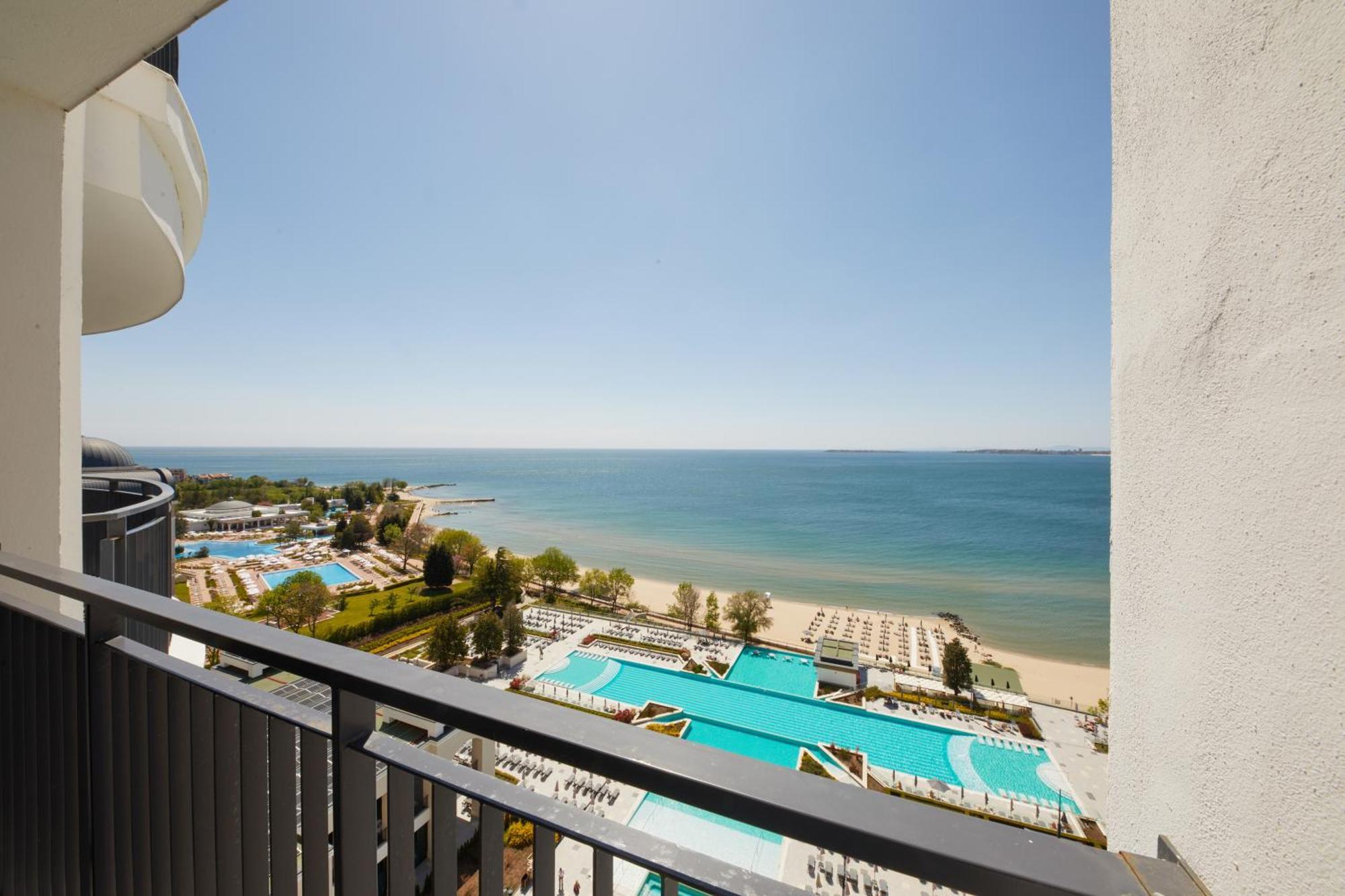 Secrets Sunny Beach Resort & Spa (Adults Only) Ruang foto Baltic Sea view from the balcony of a hotel in Pärnu