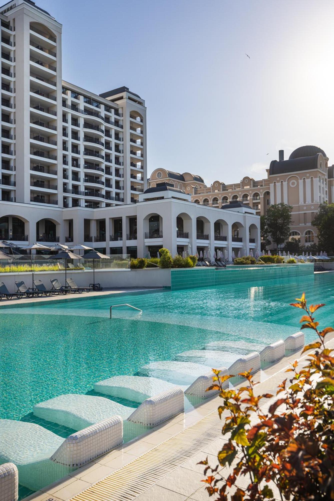 Secrets Sunny Beach Resort & Spa (Adults Only) Bagian luar foto The hotel's pool