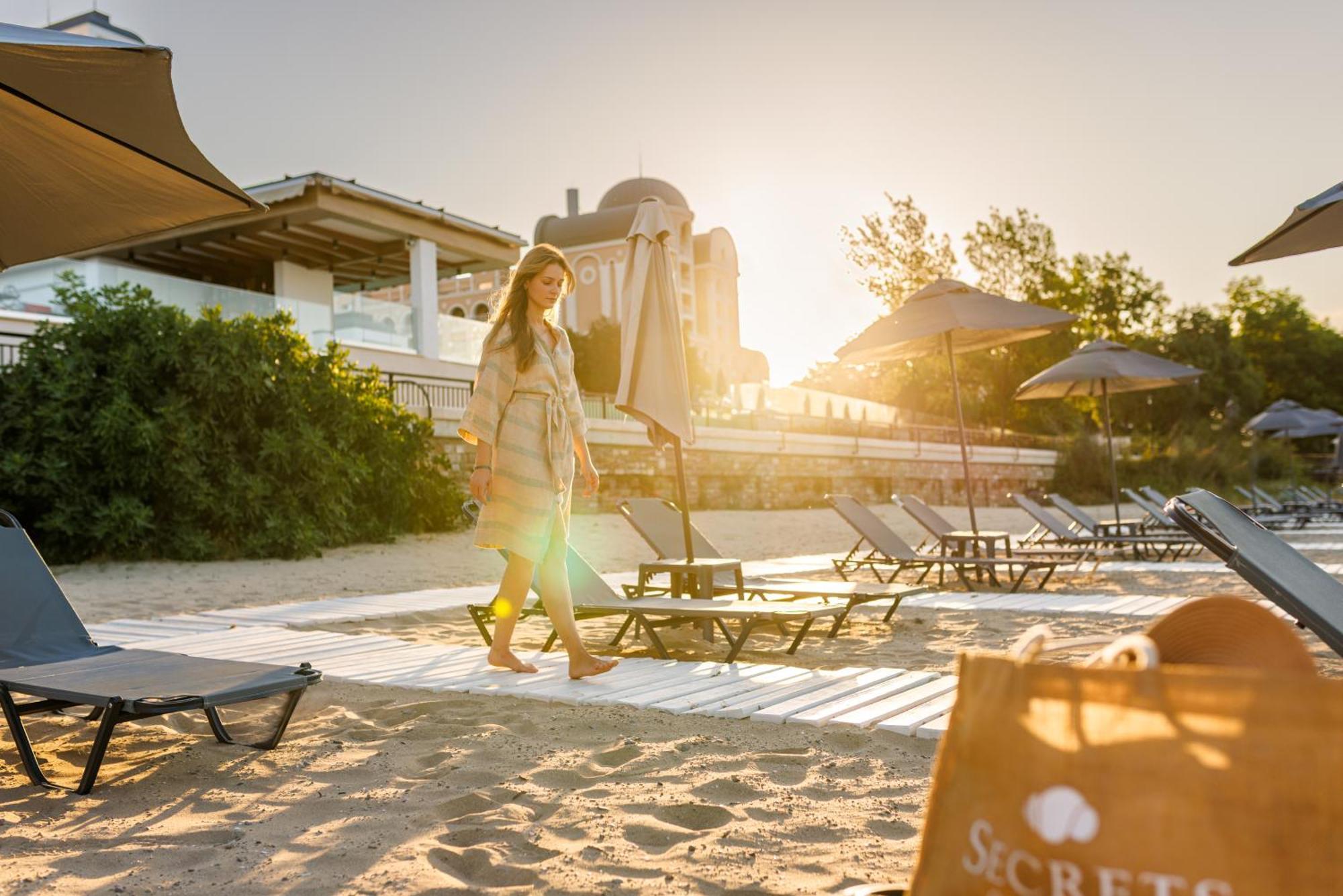 Secrets Sunny Beach Resort & Spa (Adults Only) Bagian luar foto Beach at the resort